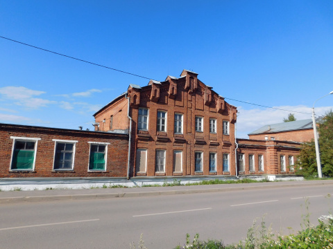 OLD MANSION IN BELOZERSK SELLS FOR 1 RUBLE 